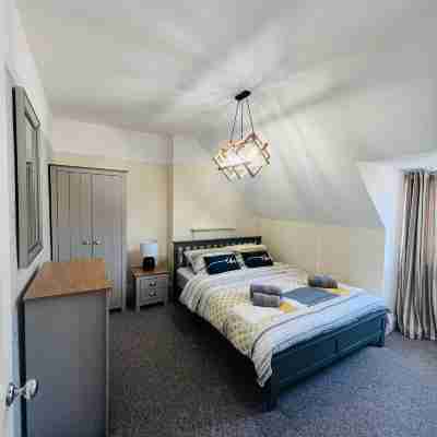 帶海景的達利什4床家庭公寓 Rooms