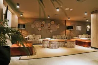 Howard Johnson by Wyndham Resistencia La Ribera - parking