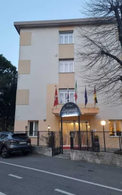 هوتل لاجونا ريزيدنس Hotels near بورتو مارجيرا