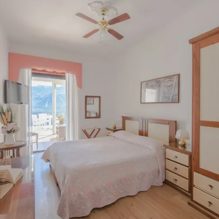 Village Hotel Lucia
