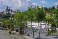 River Hotel