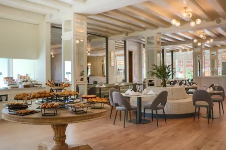 Privilege Aluxes Adults Only