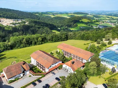 Roomingtons City Waldkirchen Hotels in Breitenberg