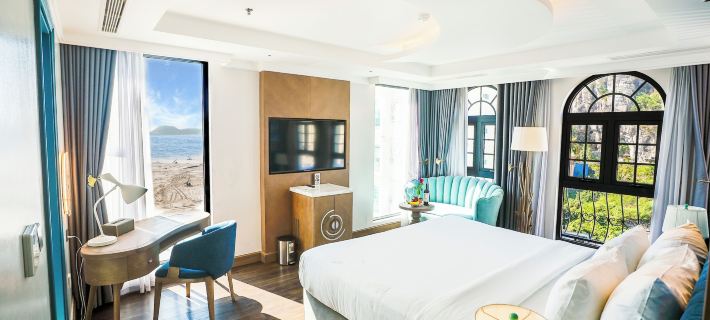 The Moon Boutique Hotel Cat Ba Hotels in Haiphong