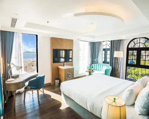 The Moon Boutique Hotel Cat Ba Hotels in Cat Hai