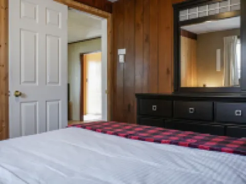 Sunnylea Resort Hotels in Severn