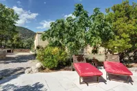 Les Gargoulettes Hotels in Lourmarin