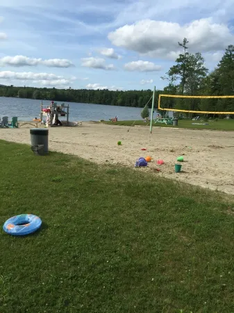 Laurel Lake Luxury 4BR, 4.5 Bath, Ranch on Fox Hollow Estate Отели рядом с достопримечательностью «Государственный заповедник Октобер Маунтин»