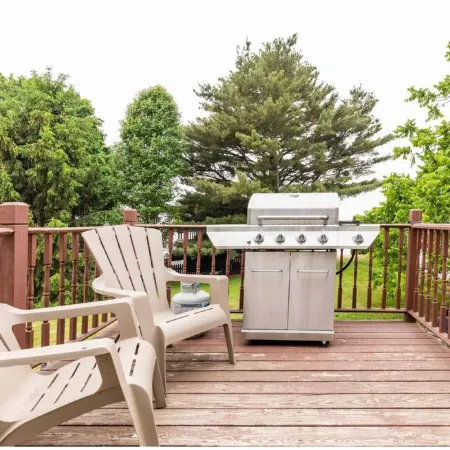 Lakefront Family Getaway