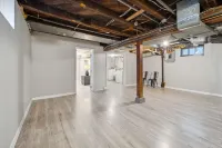 Flyer's Find, remodeled and clean