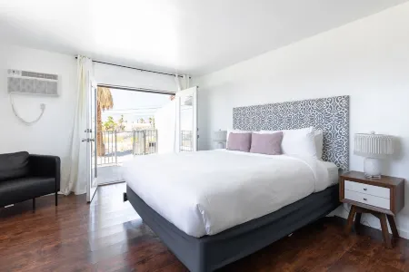 C1- Desert Living - Perfect View Отели рядом с достопримечательностью «Desert Hot Springs Chamber-Commerce»