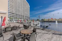 Breathtaking Ocean Views and Free Beach Service - Stunning Coastal Haven