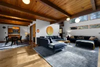 Breathtaking River Views and Cozy Fireplace - Stunning Mountain Retreat