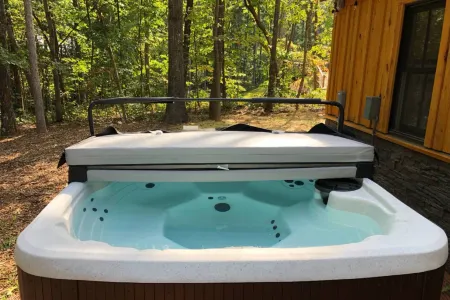 Charming Cabins with Hot Tubs and Game Area - Stunning Mountain Retreat