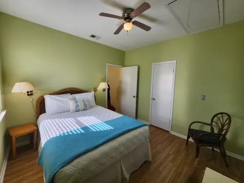 Spacious Living and Lake Access - Charming Coastal Sanctuary Hotels in Fawn Creek