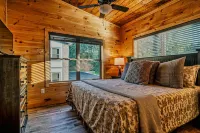 Hot Tub, Pool, and Minutes to Dollywood - Charming Retreat