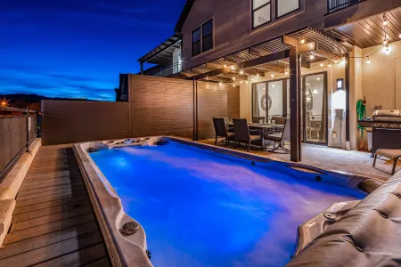 Personal Swim Spa and Ping Pong Table - Exquisite Adventure Retreat