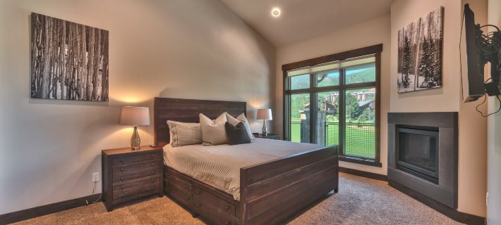 Blackstone Luxury Top Floor 2br, Walk to Skiing at Cabriolet, Shared Pool and Hot tub, Mountain View Hotels in Summit County