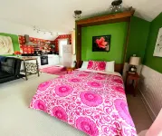 Charming Cottage with Water View and Patio - Delightful Getaway for Two Hotels in Suttons Bay