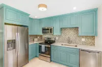 Loft 117 - Charming Downtown Cocoa Beach 1BR فنادق في جزيرة ميريت