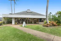 Waterfront condo with pool & hot tub, loft & lanai with ocean views