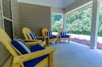 Modern Amenities with Spacious Patio and Playground - Elegant Oasis Hotels in Montgomery