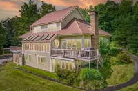 Breathtaking Mountain Views and Cozy Fireplace - Exquisite Alpine Retreat