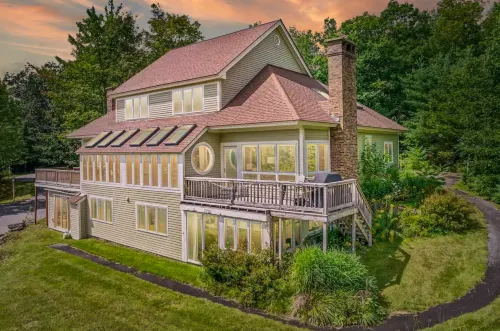 Breathtaking Mountain Views and Cozy Fireplace - Exquisite Alpine Retreat