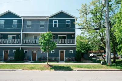 Stylish Studio Oasis - Cozy Retreat Close to Downtown and Beaches Hotels near Clinch Park