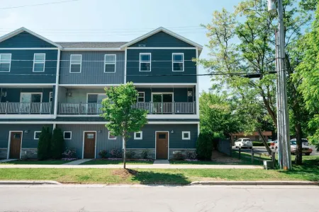 Stylish Studio with Easy Access to Attractions - Delightful Urban Escape