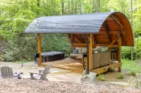 Private Deck, Hot Tub and Rain Showerhead - Charming Airstream Escape