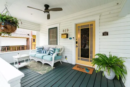 The Pied-à-terre in Downtown Отели рядом с достопримечательностью «Bridal Gown Studio Orlando»