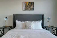 Stylish and Comfortable Retreat - Charming Urban Escape