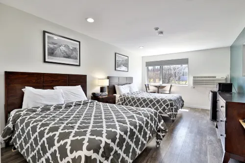 Heated Saltwater Pool and Ski Resort Access - Cozy Mountain Retreat فنادق في كيلنغتون