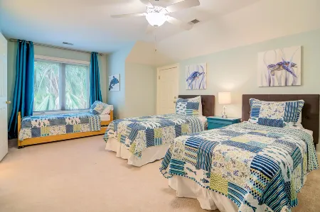 Golf Course Views and Screened Porch - Stunning Island Oasis