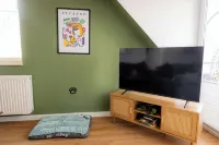 "Küstenruhe" - your retreat at the Deichkieker guesthouse - pets allowed Hotel a Horumersiel