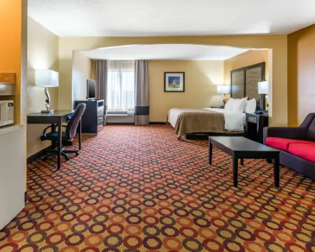 クオリティ イン & スイーツ モンゴメリー イースト カーマイケル ロード モントゴメリーのホテル