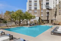 DoubleTree by Hilton Las Vegas Airport - piscina