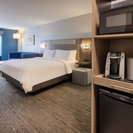 Holiday Inn Express & Suites JACKSON - FLOWOOD by IHG