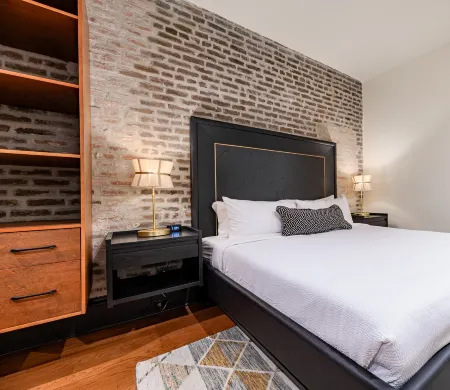 4BR Luxe Group Retreat Walk to French Quarter | The Mayfair