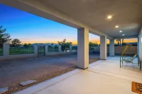 6 BDR Modern Home w/River & Beach Access!