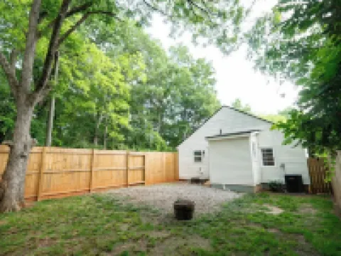 Pet-friendly home walking distance to Downtown Monroe Hotels in Monroe