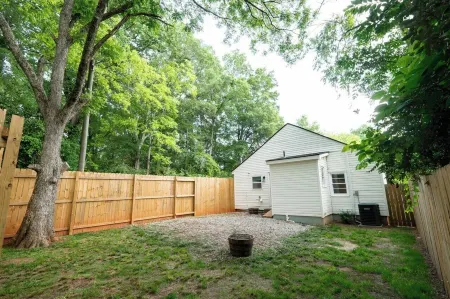 Pet-friendly home walking distance to Downtown Monroe