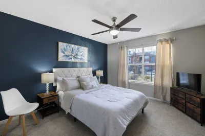 Modern 3Br  Near Uga & Sanford Stadium, Pool + Gym and Hospitals Georgia Square Mall附近的飯店