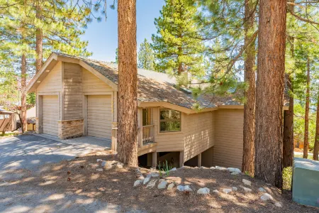 Stunning Lake Views and Al Fresco Dining - Elegant Mountain Retreat