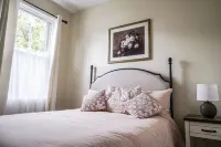 Coastal Purple: Minutes to Cedar Point & Sports Complex! Sleeps 9