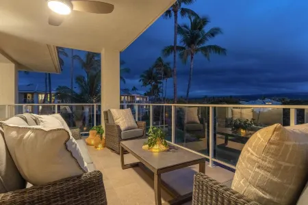 Hilton Pool Pass and Chic Interior - Luxurious Penthouse Retreat