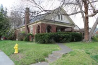 Charming Modern Retreat Near Downtown Jeffersonville & Bob Hedge Park Hotels near Jeffersonville Christian Church