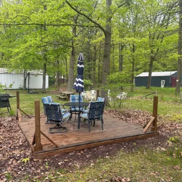 ‘Whispering Oaks’ Cottage with Lake Access, Outdoor Fire Pit and More!