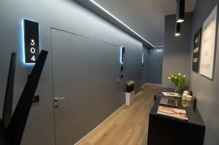 Contemporaneamente 147 - Modern & Comfort Rooms